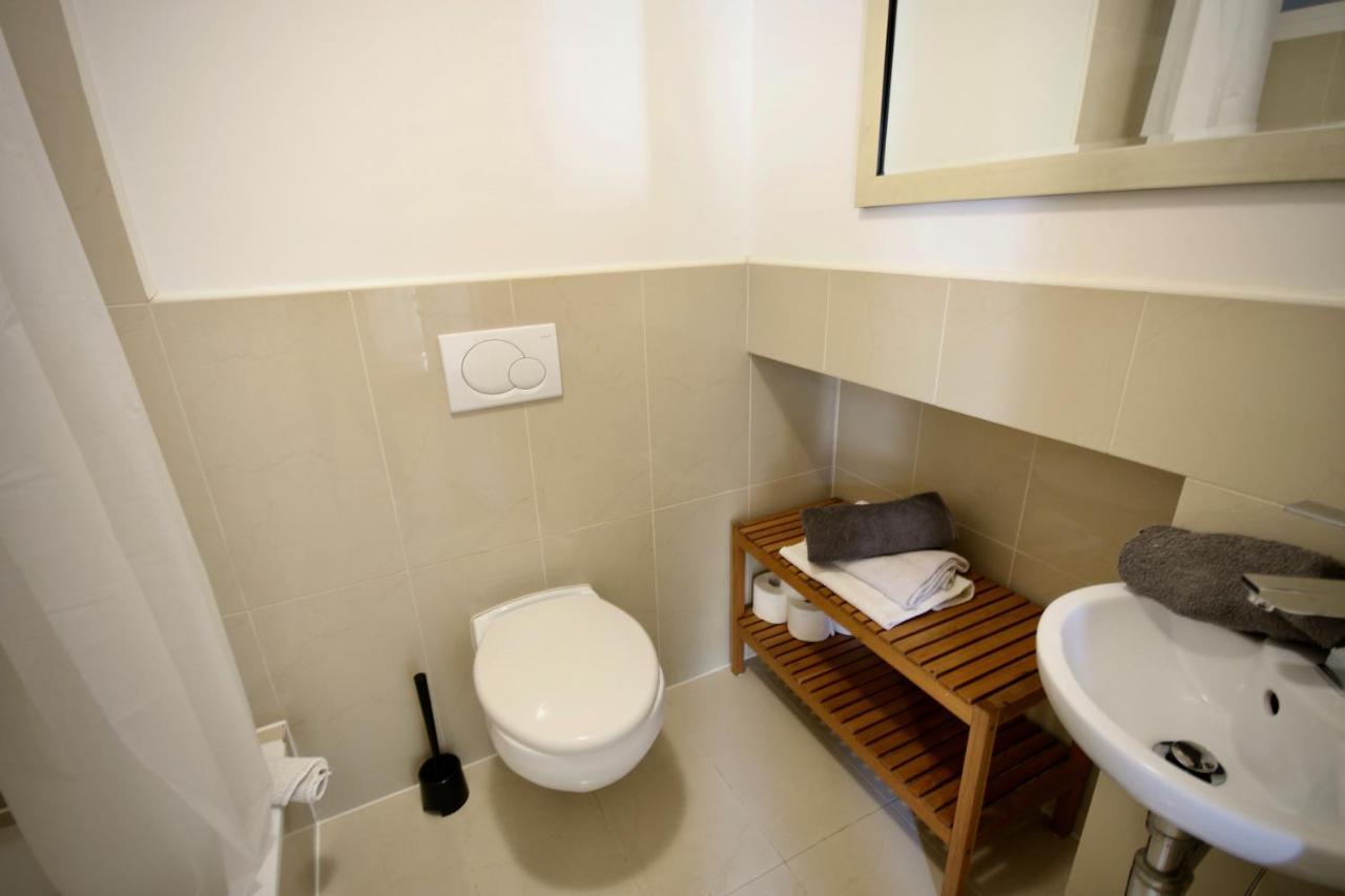 Moderne Studio Apartments Und 4 Zimmer Wohnungen In Oberhausen, Ideal Fuer Geschaeftsreisende Und Monteure Ngoại thất bức ảnh
